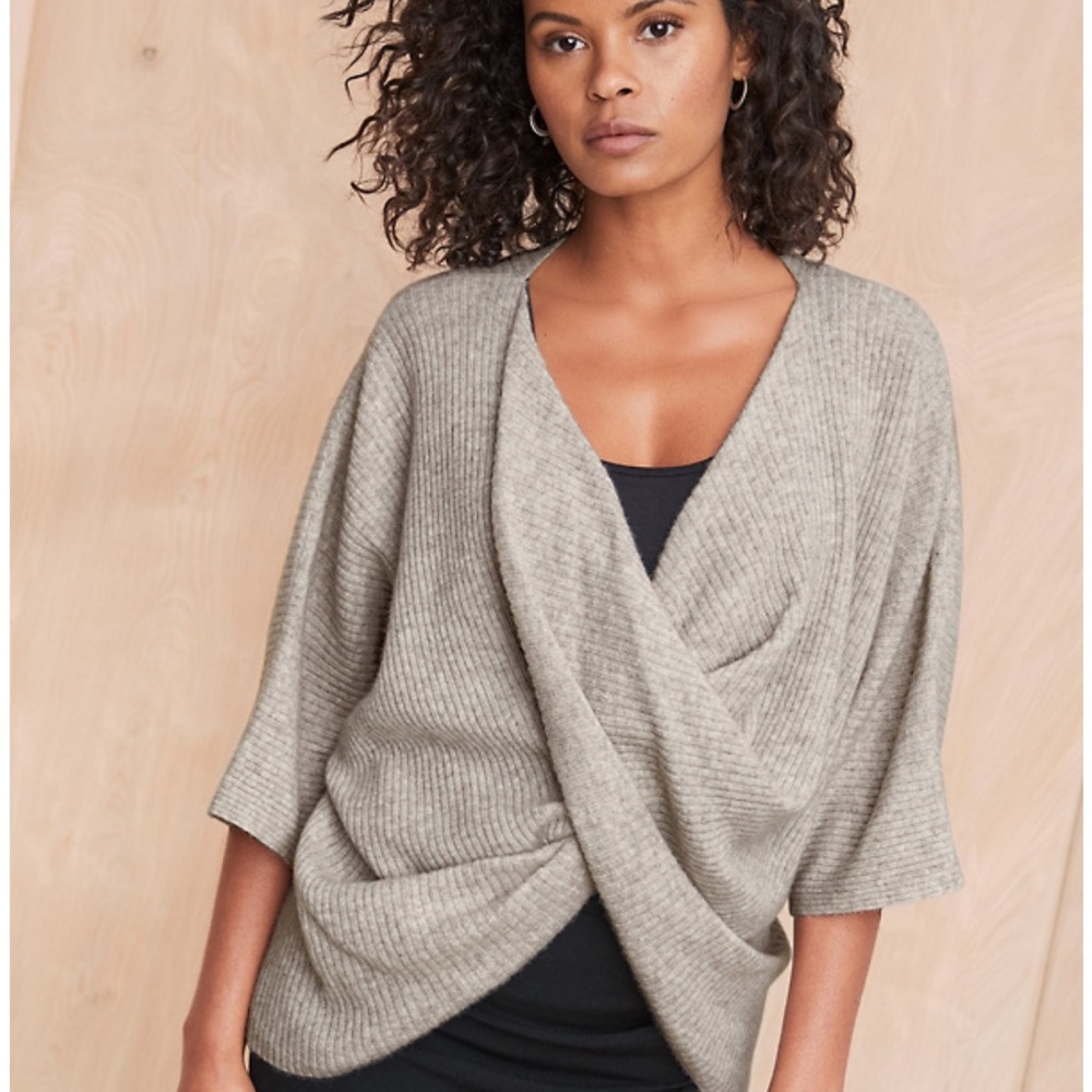 Lovely Garnet Hill recycled 100% cashmere twist front sweater S